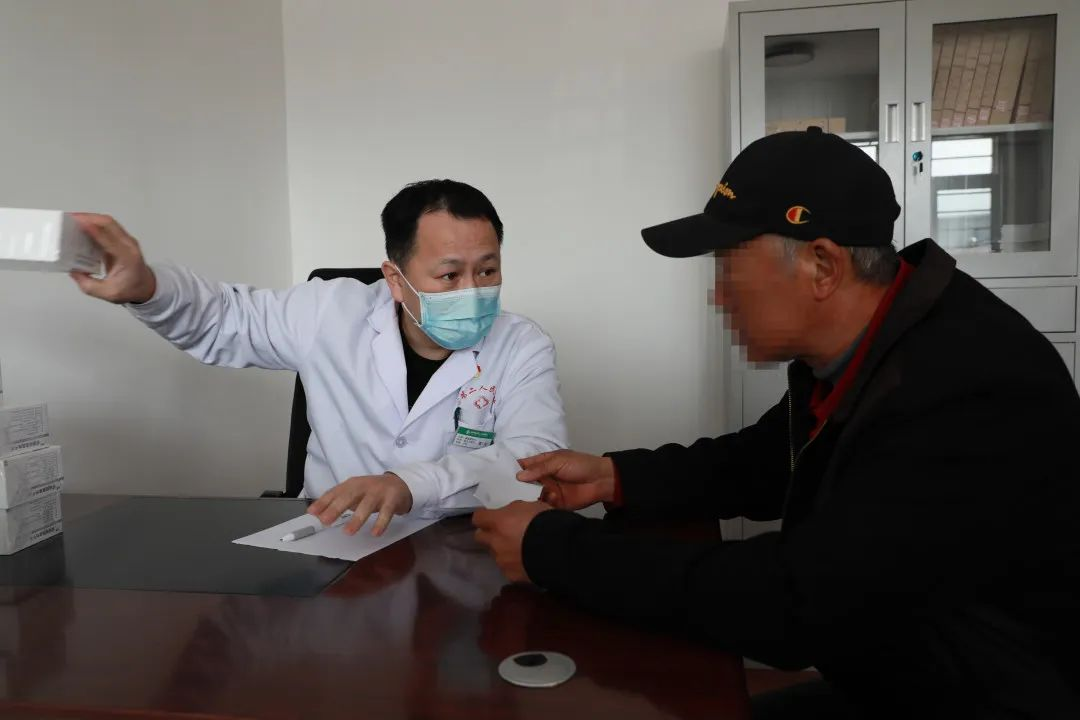 踐行黨的二十大精神，市二院黨員開展大型公益出診！(圖1)